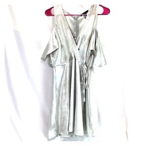 Elegant silver gown 🤍